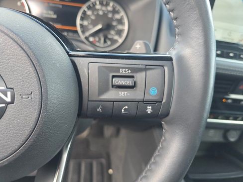 Used 2023 Nissan Rogue SL w/ SL Premium Package image 30