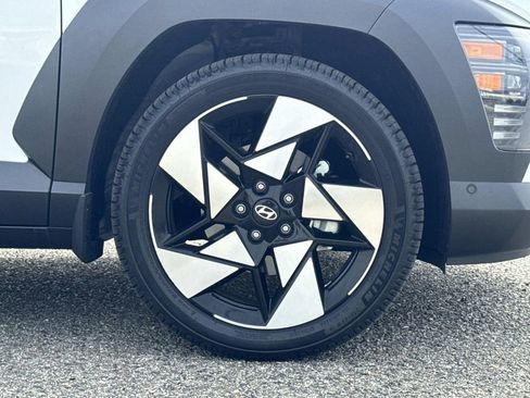 Used 2024 Hyundai Kona Limited image 31