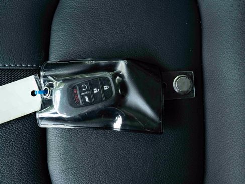 Used 2025 Honda Pilot EX-L image 47