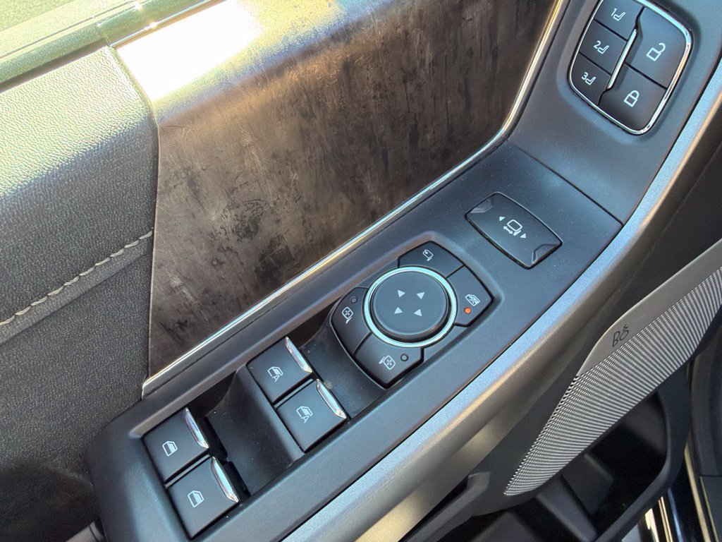 Used 2025 Ford F250 Lariat w/ Lariat Ultimate Package AWD/4WD image 15