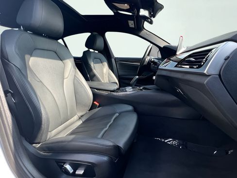 Used 2019 BMW 530i RWD image 33