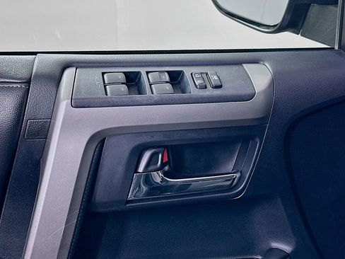 Used 2015 Toyota 4Runner SR5 image 18