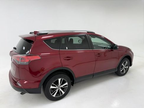Used 2018 Toyota RAV4 XLE w/ Plus Extra Value Package FWD image 41