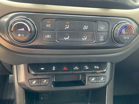 Used 2020 Chevrolet Colorado Z71 AWD/4WD image 17