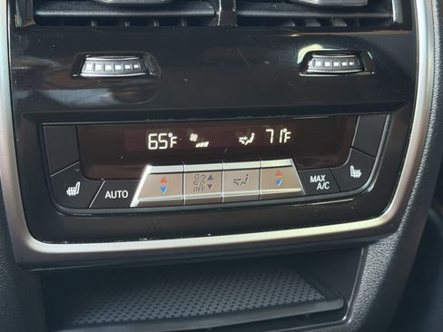 Used 2021 BMW X5 M50i AWD/4WD image 23