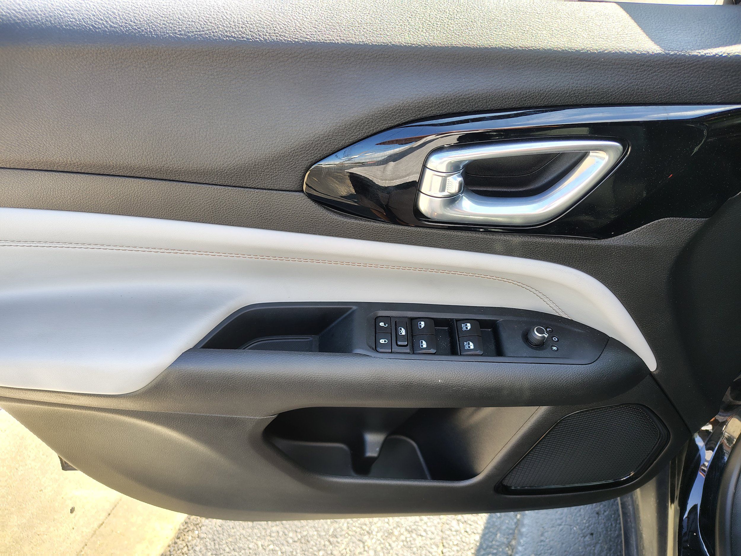 Certified 2024 Jeep Compass Limited AWD/4WD image 17