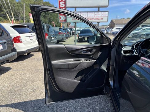 Used 2020 Chevrolet Equinox LT image 9