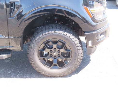 New 2026 Ford F150 XLT w/ Equipment Group 302A MID AWD/4WD image 9