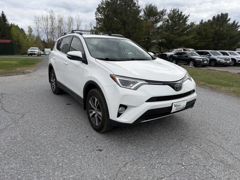 Used 2017 Toyota RAV4 XLE w/ All Weather Liner Package AWD/4WD image 7