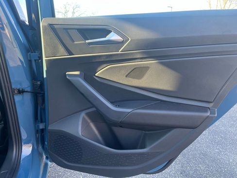 Certified 2025 Volkswagen Jetta S image 25