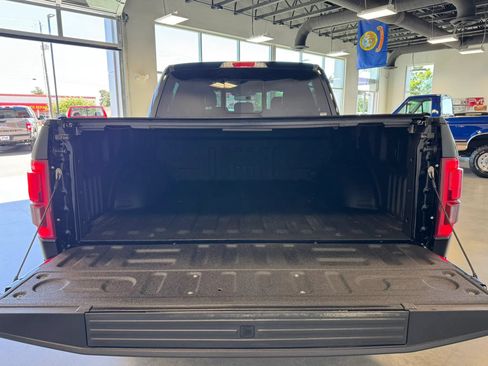 Used 2017 Ford F150 Lariat w/ Equipment Group 502A Luxury AWD/4WD image 7