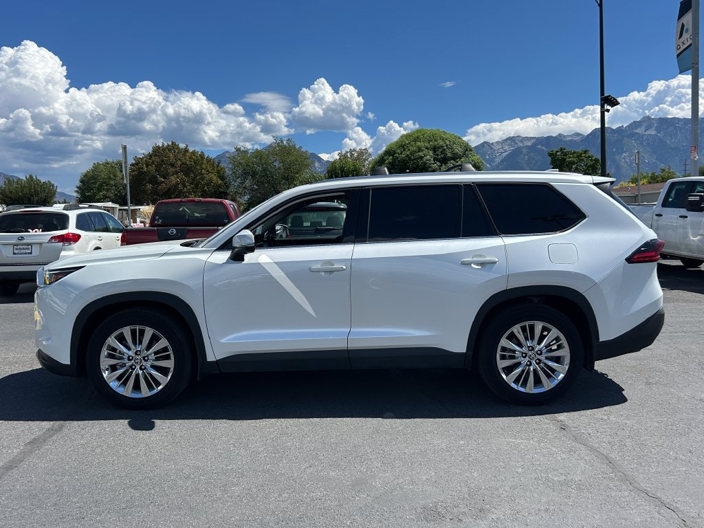 Used 2025 Toyota Grand Highlander AWD image 8