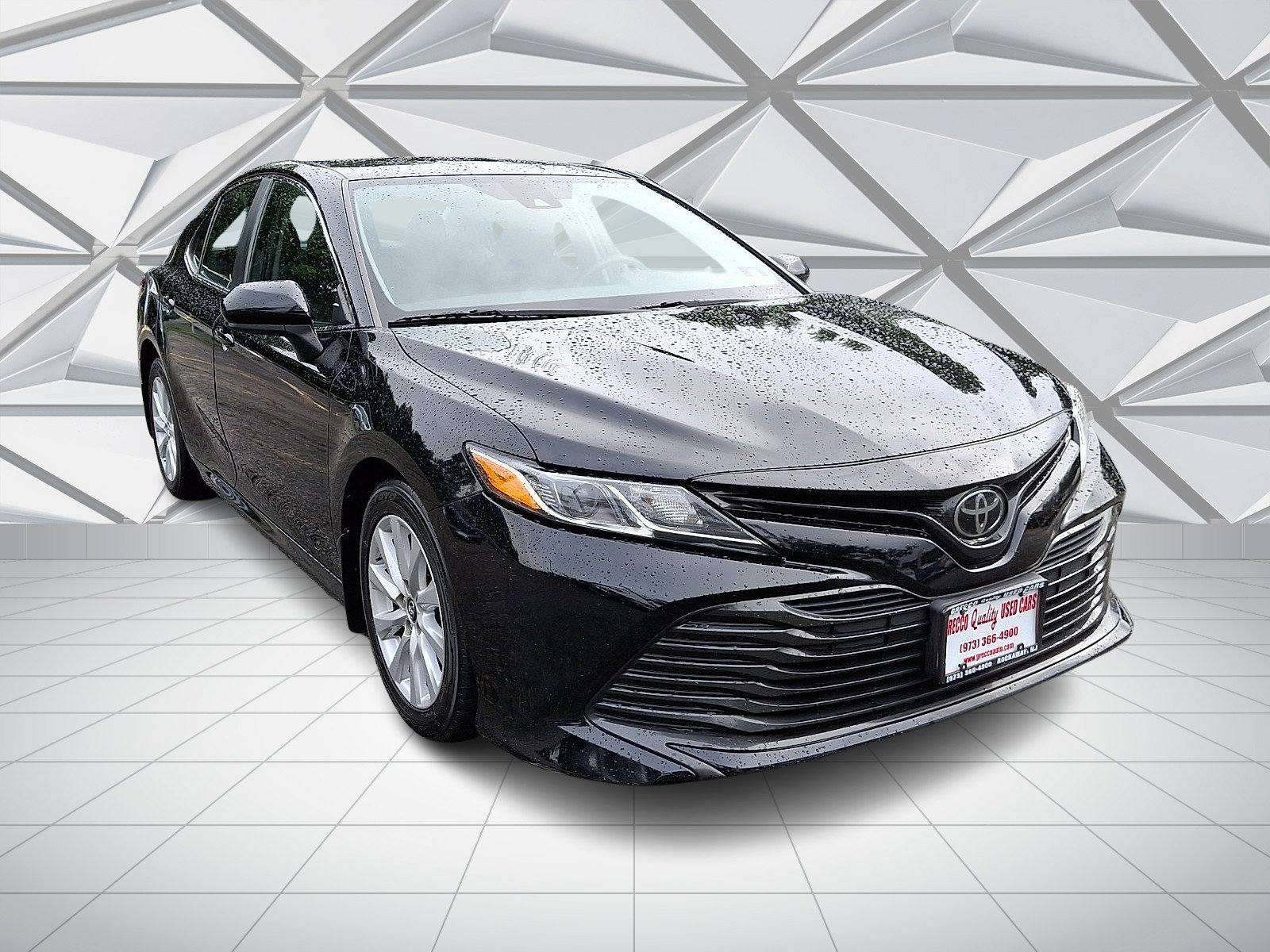 Used 2019 Toyota Camry LE FWD image 2