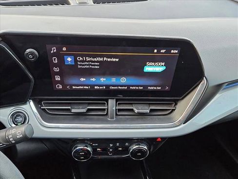 Used 2024 Chevrolet Trax LT image 15