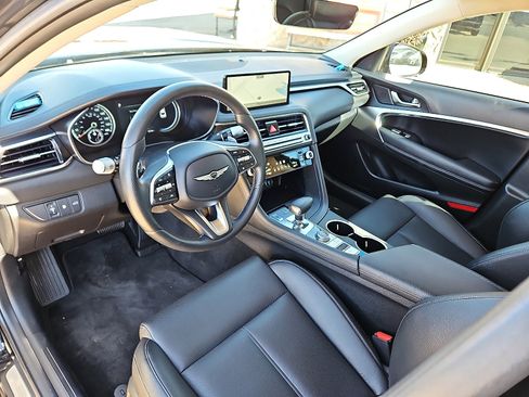 Used 2025 Genesis G70 2.5T image 12