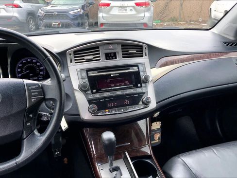 Used 2011 Toyota Avalon Limited image 6