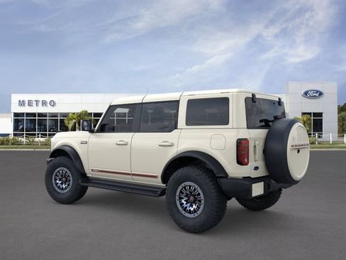 New 2026 Ford Bronco Outer Banks w/ Sasquatch Package AWD/4WD image 4