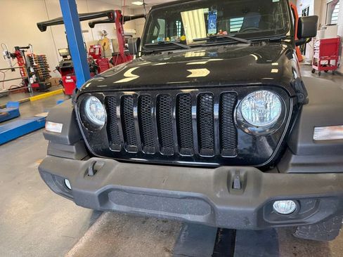 Used 2023 Jeep Wrangler Unlimited Sport AWD/4WD image 6