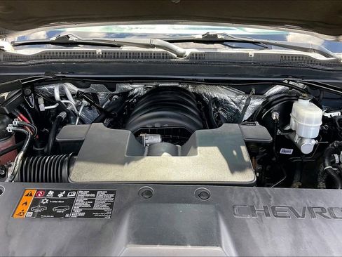 Used 2018 Chevrolet Suburban LT RWD image 31