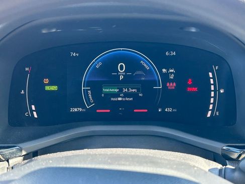 Used 2025 Toyota Camry LE FWD image 32