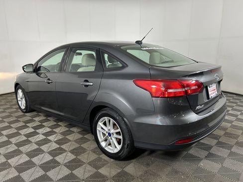 Used 2017 Ford Focus SE FWD image 7