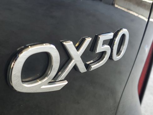 Used 2023 INFINITI QX50 Luxe FWD image 6