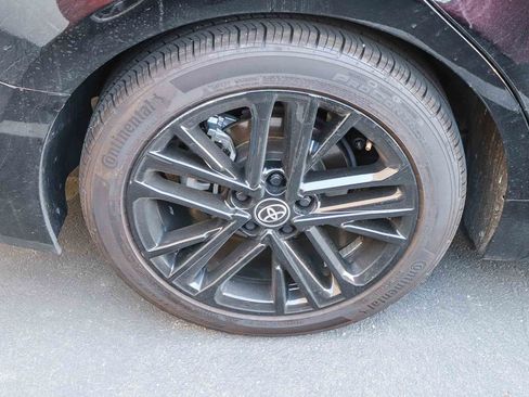 Used 2025 Toyota Camry SE w/ Convenience Package image 13