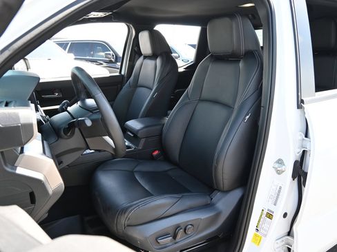 Used 2024 Toyota Tacoma TRD Sport w/ TRD Sport Upgrade Package AWD/4WD image 18