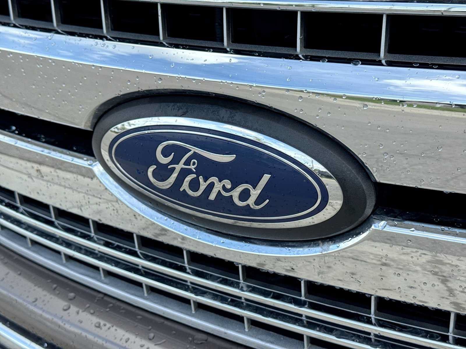 Used 2018 Ford F150 Lariat w/ Equipment Group 502A Luxury AWD/4WD image 10