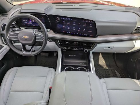 Used 2025 Chevrolet Tahoe Premier AWD/4WD image 15
