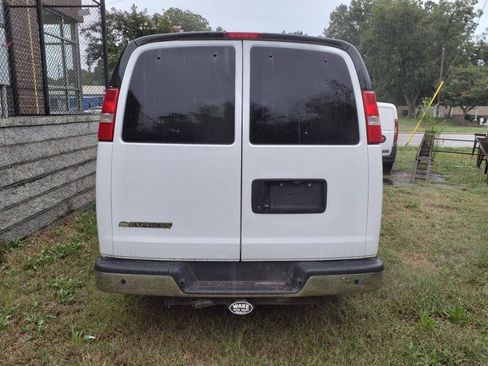 Used 2019 Chevrolet Express 3500 LT w/ LT Preferred Equipment Group RWD image 4