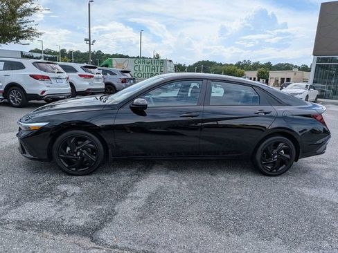 Certified 2026 Hyundai Elantra Sport FWD image 8