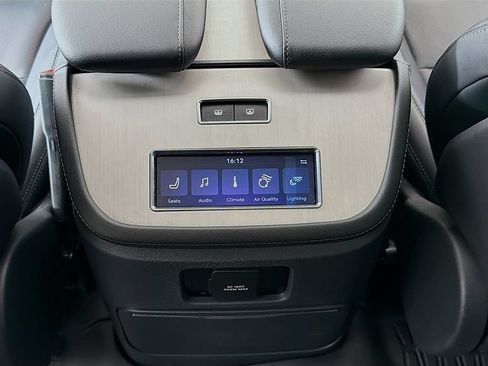 Used 2025 Lincoln Navigator Reserve AWD/4WD image 29