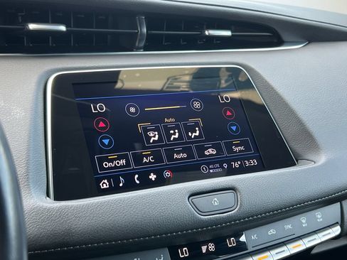 Used 2023 Cadillac XT4 Premium Luxury FWD image 40