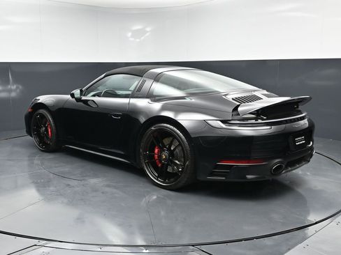 Certified 2022 Porsche 911 Targa 4 GTS AWD/4WD image 3