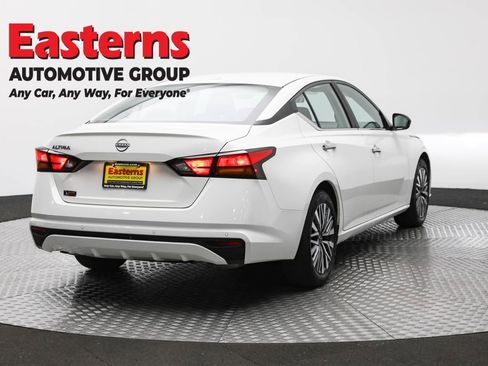 Used 2025 Nissan Altima 2.5 SV image 5