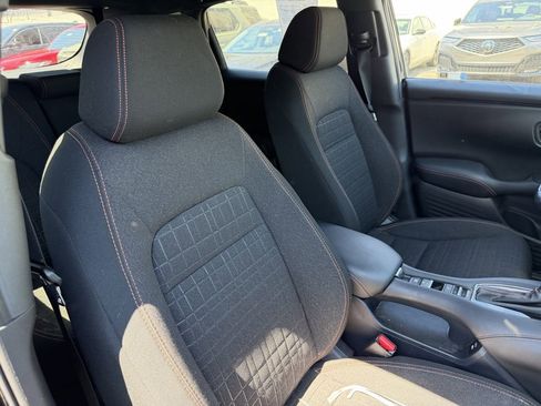 Used 2025 Honda HR-V Sport image 9