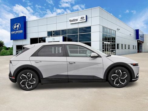 Certified 2023 Hyundai Ioniq 5 SE w/ Cargo Package RWD image 4