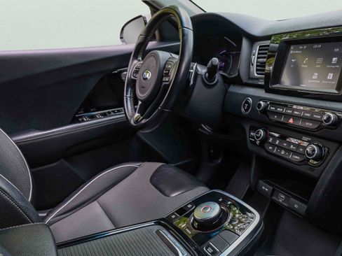 Certified 2019 Kia Niro EX w/ Cold Weather Package 2.0 FWD image 26