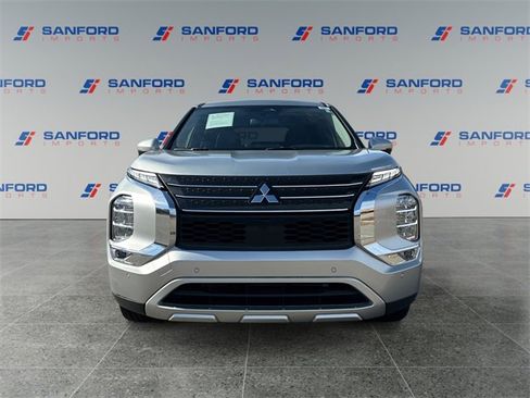 Used 2024 Mitsubishi Outlander SE image 8