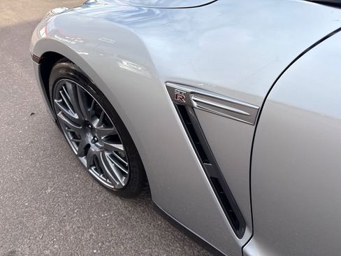 Used 2009 Nissan GT-R Premium image 14