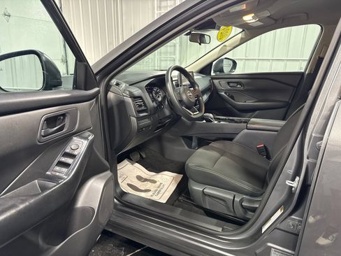 Used 2024 Nissan Rogue S AWD/4WD image 17