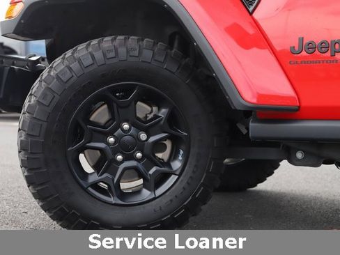 Used 2023 Jeep Gladiator Willys image 2