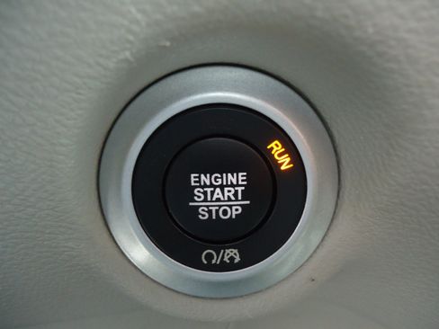 Used 2023 Chrysler Voyager LX FWD image 23