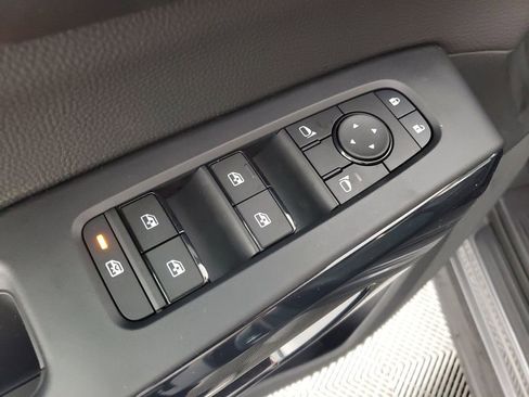 New 2025 Nissan Pathfinder S image 27