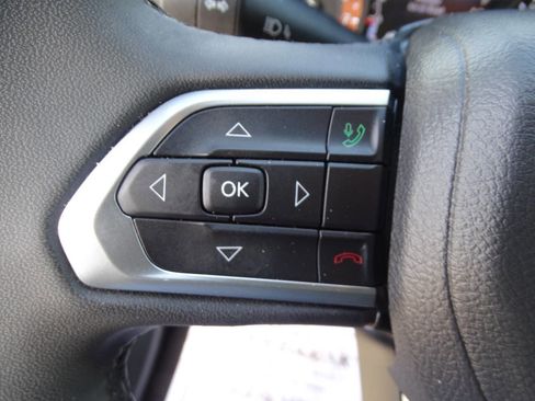 Used 2024 Jeep Compass Latitude image 13