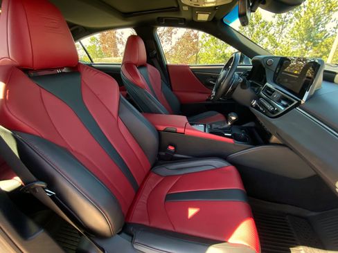 Used 2024 Lexus ES 300h F Sport w/ Accessory Package (Z2) image 10