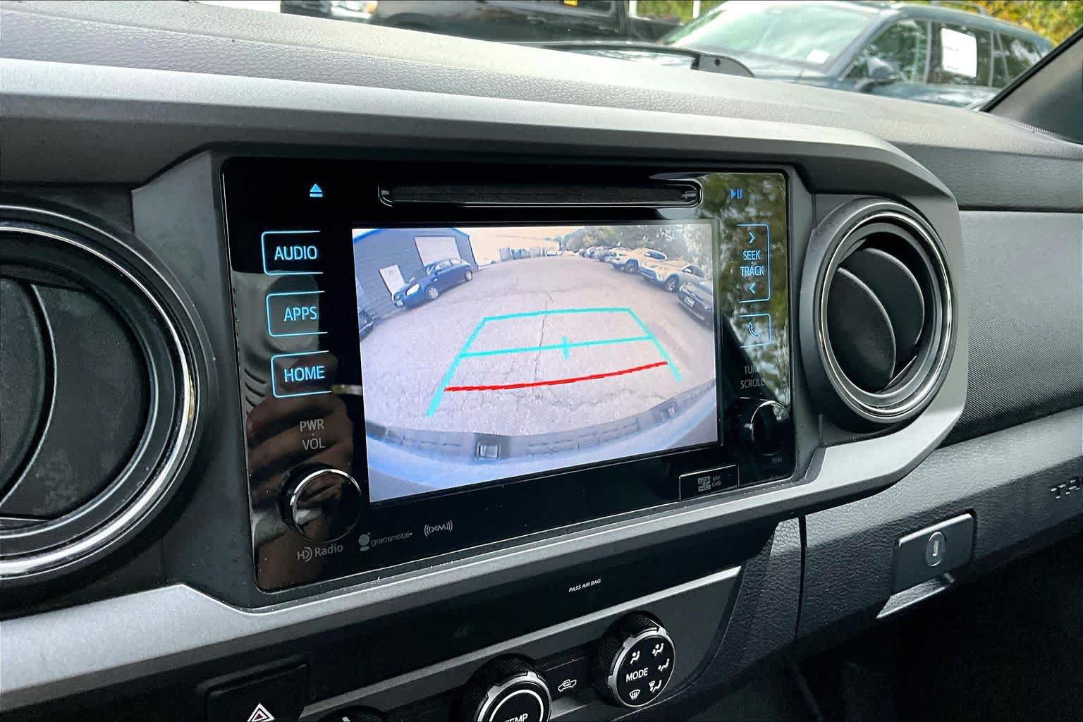 Used 2019 Toyota Tacoma TRD Off-Road w/ Technology Package AWD/4WD image 27