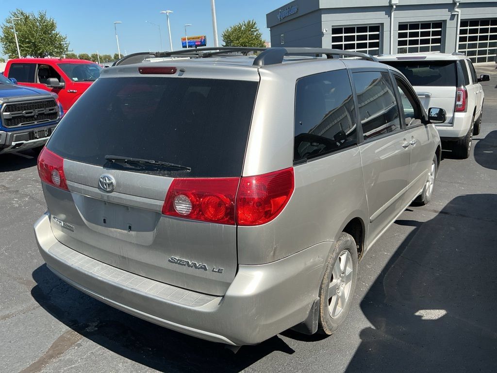 Used 2009 Toyota Sienna CE FWD image 7
