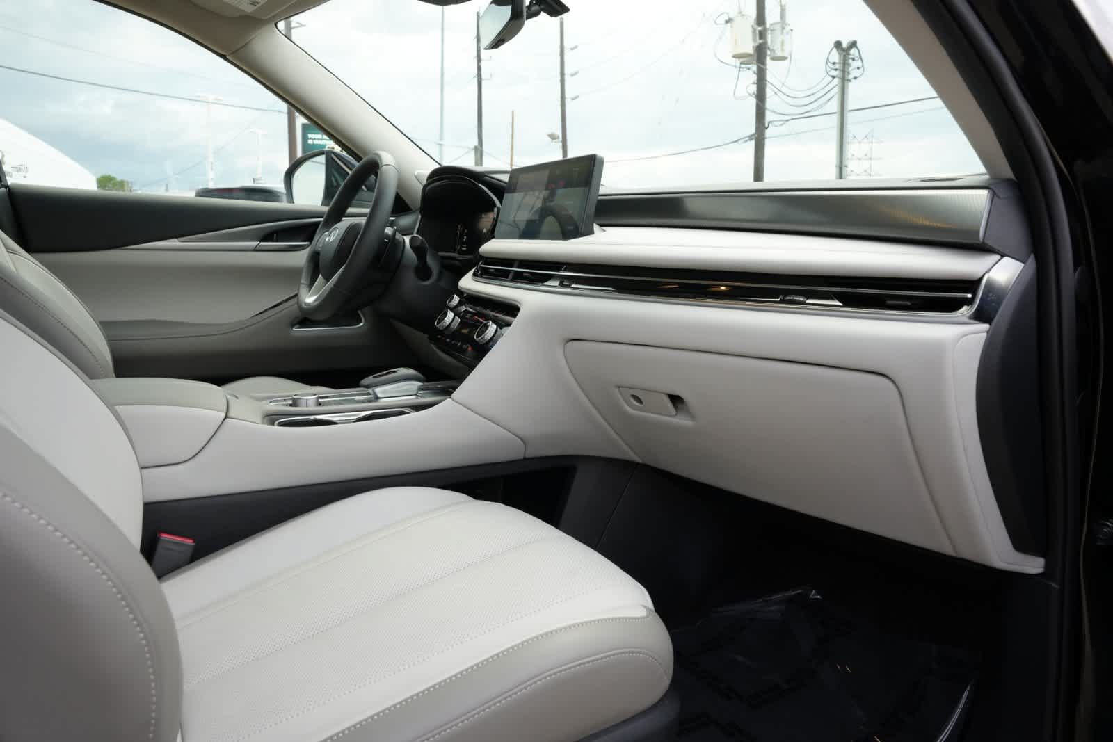 Certified 2027 INFINITI QX60 Luxe w/ Cargo Package FWD image 21